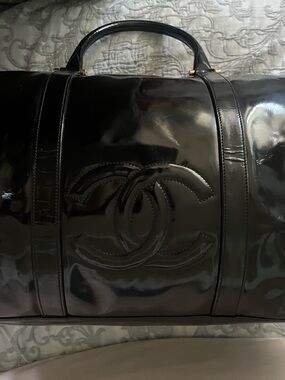 💯 Authentic Vintage Chanel Black Patent Leather Duffle Bag Oversized90s CC logo